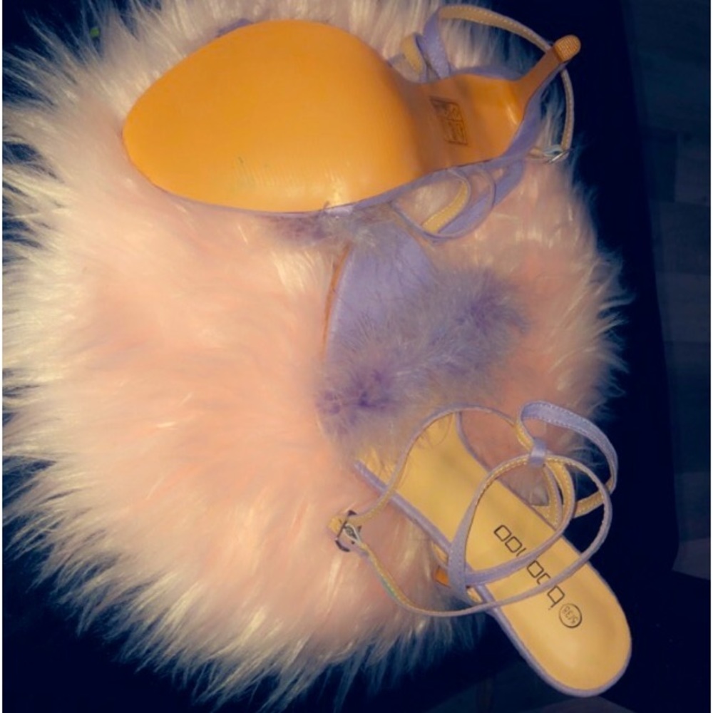 High heels lilac open toe feathered shoes